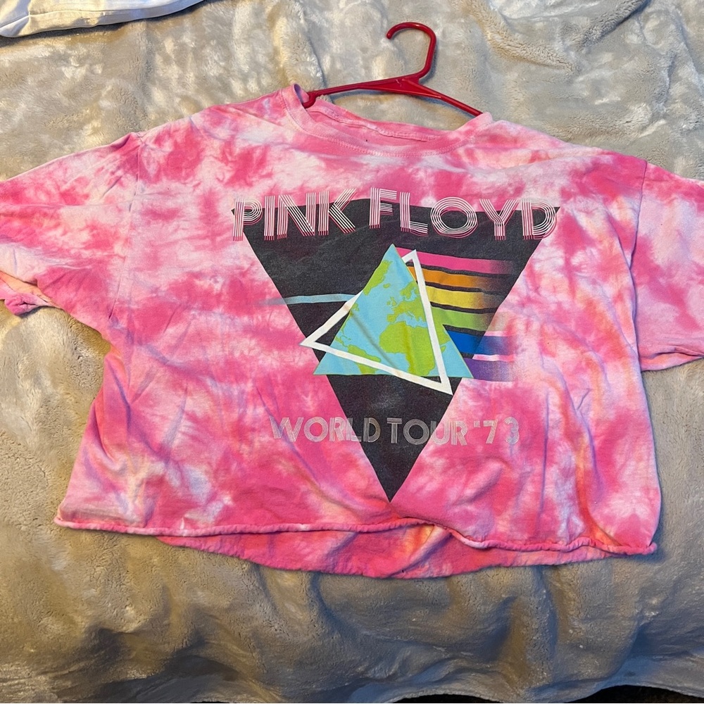 Pink floyd graphic tee!